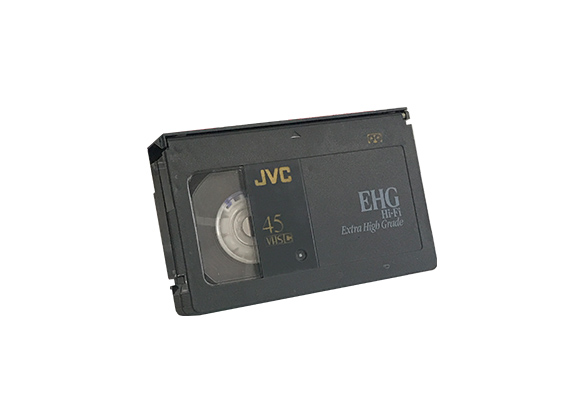 Videokazeta VHS C a adaptér